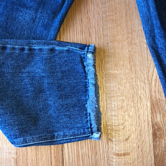 💙High Rise Knee-Rip Jeans - Picture 4 of 4